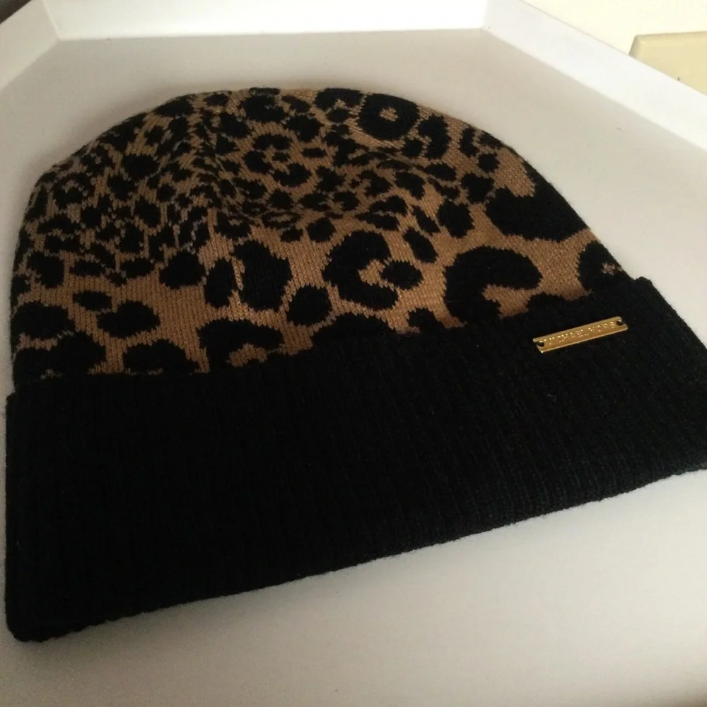 MICHAEL Michael KORS LEOPARD PRINT KNIT CUFFED BEANIE BLACK BROWN NWOT